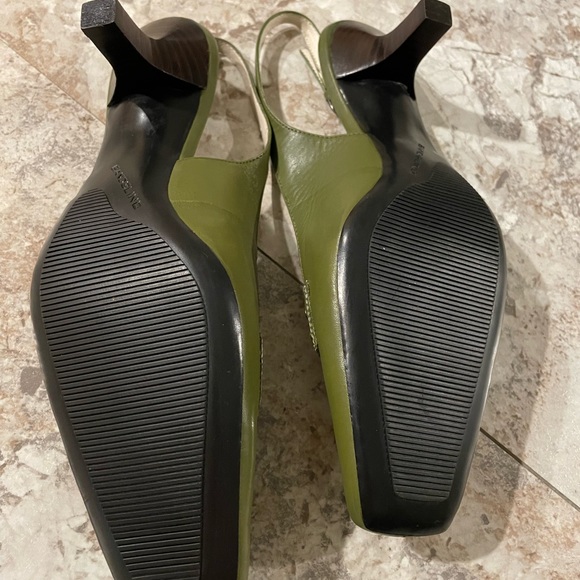 Bandolino Slingback all leather pumps. Never worn. Army green. 8.5 - Picture 3 of 8